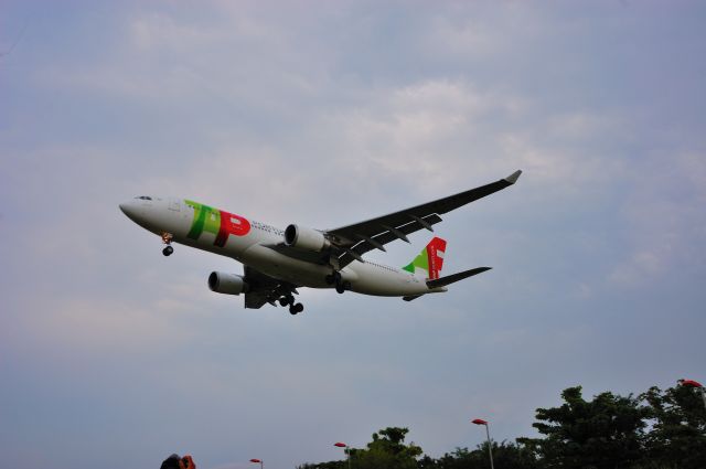 Airbus A330-200 (CS-TOP)