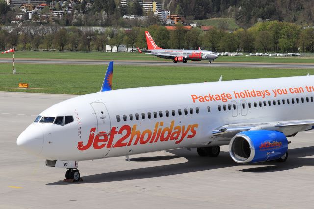Boeing 737-800 (G-JZBO)