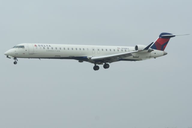 Canadair Regional Jet CRJ-900 (N138EV)