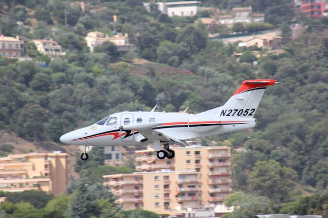 Beechcraft Bonanza (33) (N37052)