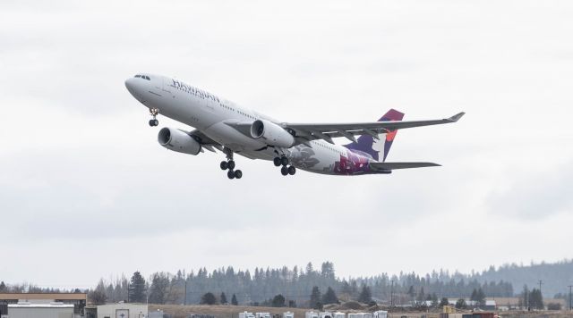 Airbus A330-200 (N381HA) - HONOLULU - SEATTLE FLIGHT HA22 DIVERTED TO SPOKANE DO TO SNOW ON WEST COAST