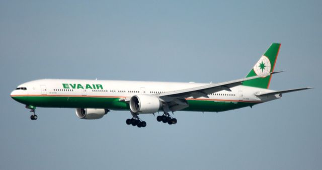 BOEING 777-300 (B-16708) - Eva # 18, from Taipei on Final for 28L  