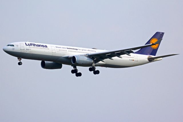 Airbus A330-300 (D-AIKB)