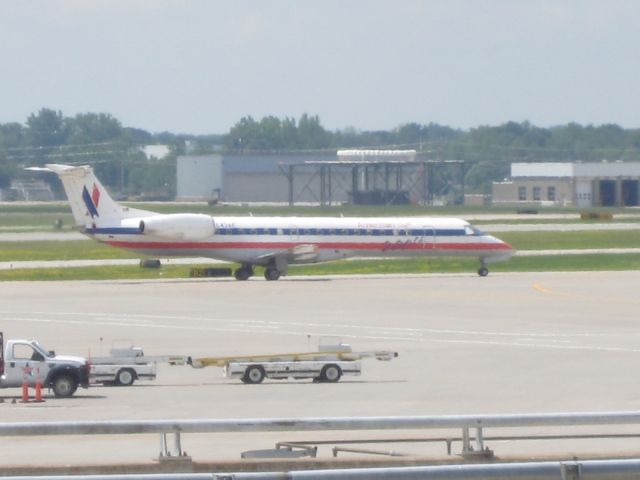 Embraer ERJ-145 (N643AE) - The 200th Embraer ERJ-145 ever made at Rochester as American Eagle.