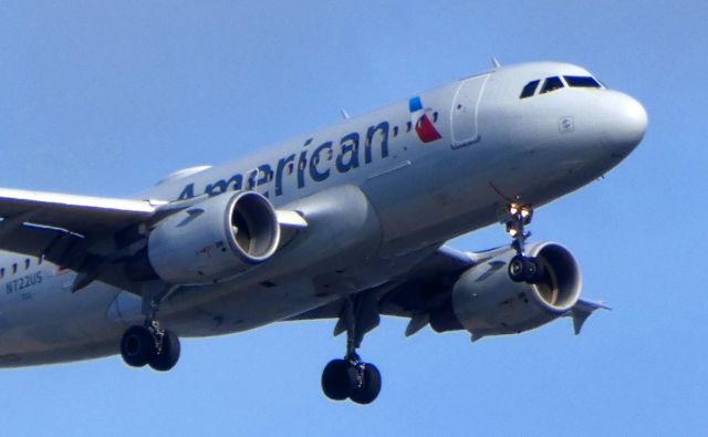 Airbus A319 (N722US) - On final is a close-up of this American Airlines Airbus A319 in the Summer of 2018.