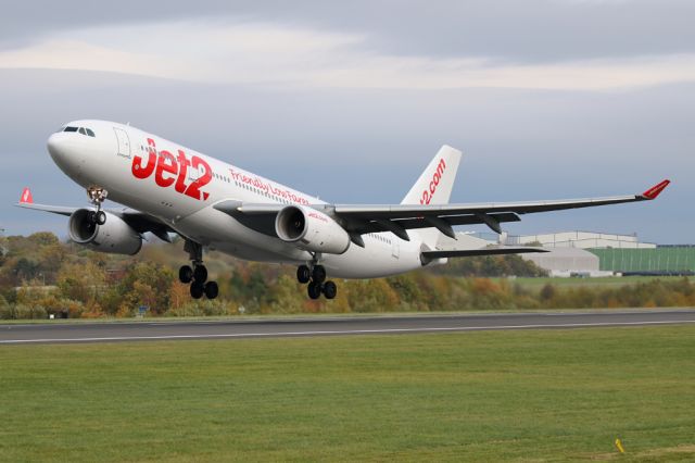 Airbus A330-200 (G-VYGL) - EXS917 departing to Tenerife on one of the last flights of the summer season before being returned to AirTanker