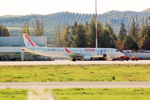 Embraer ERJ-190 (EC-KYP)