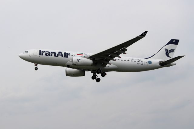 Airbus A330-200 (EP-IJB)