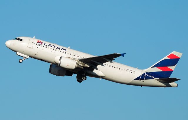 Airbus A320 (PR-MYK)