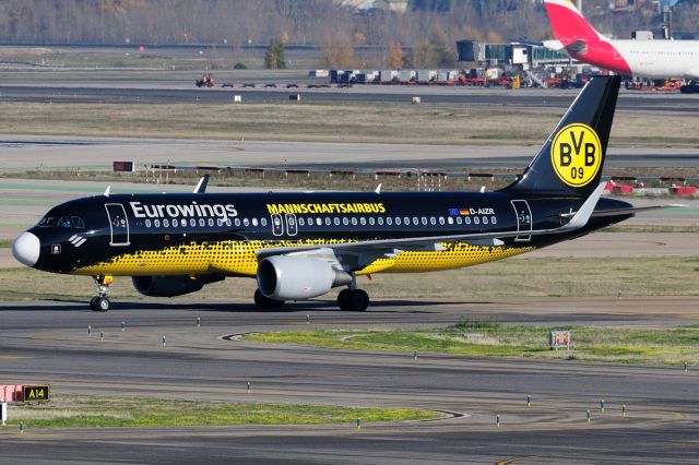 Airbus A320 (D-AIZR) - Borussia Dormund football team in MAD aboard Mannschaftsairbus 