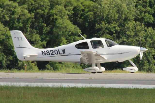 Cirrus SR-22 (N820LW) - Arriving CPPP June 2017