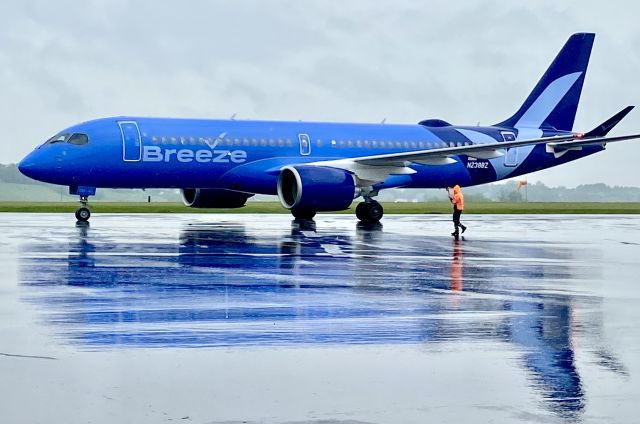 Airbus A220-300 (N238BZ) - Arrival from MCO