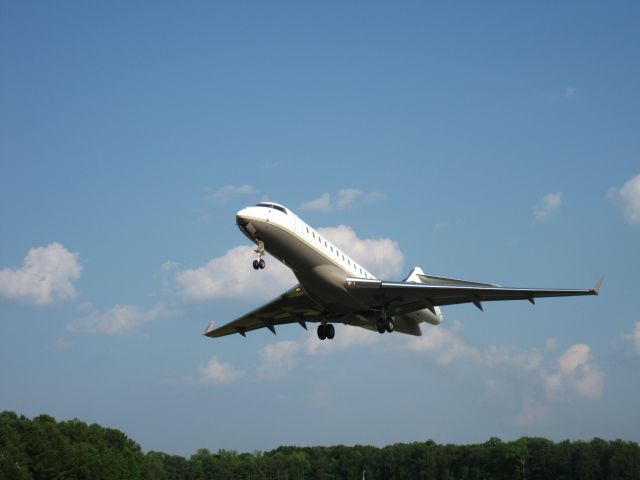 Bombardier Global Express (N807DC)