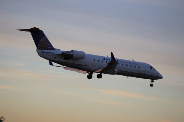 Canadair Regional Jet CRJ-200 (N908SW)