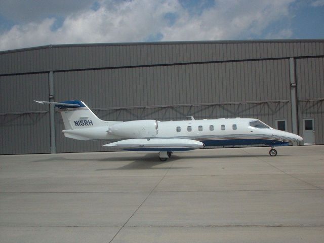 Learjet 35 (N15RH)