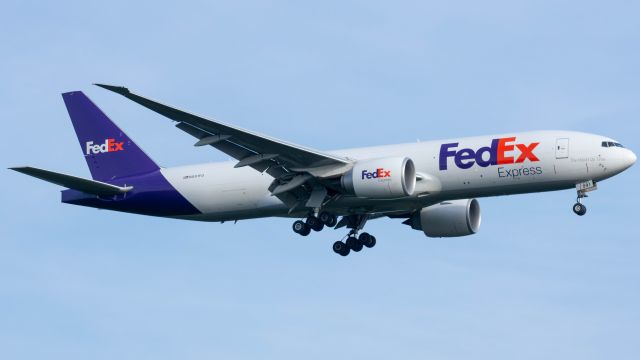 BOEING 777-200LR (N891FD)