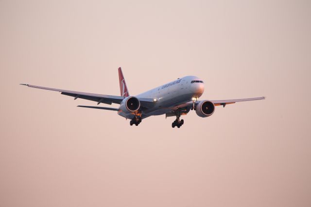 BOEING 777-300ER (TC-JJG)