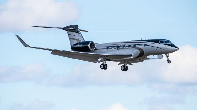 Gulfstream Aerospace Gulfstream G650 (M-IIII) - G650ER arrival into KBZN