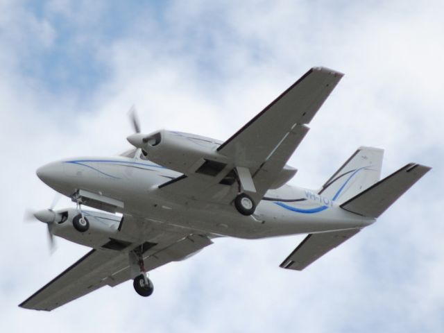 Piper Navajo (VH-TOT)