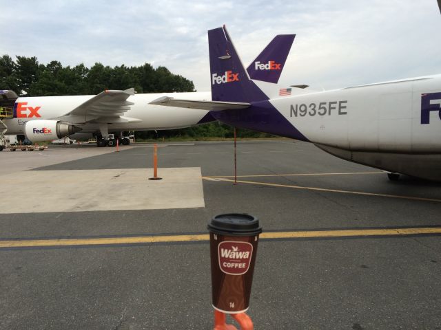 Cessna Caravan (N935FE) - Airplanes are amazing,  freight doesnt complain and coffee makes life great!