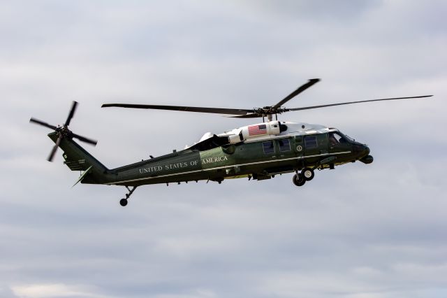 16-3263 — - Marine One inbound for Runway 6 at Lansing with President Biden onboard after speaking in Howell.