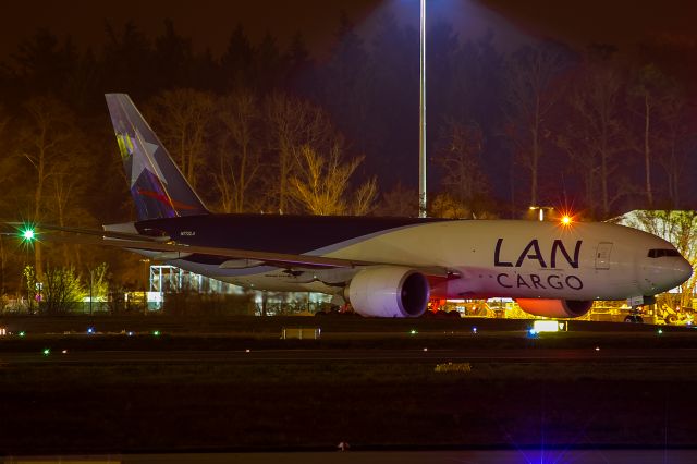 Boeing 777-200 (N772LA)