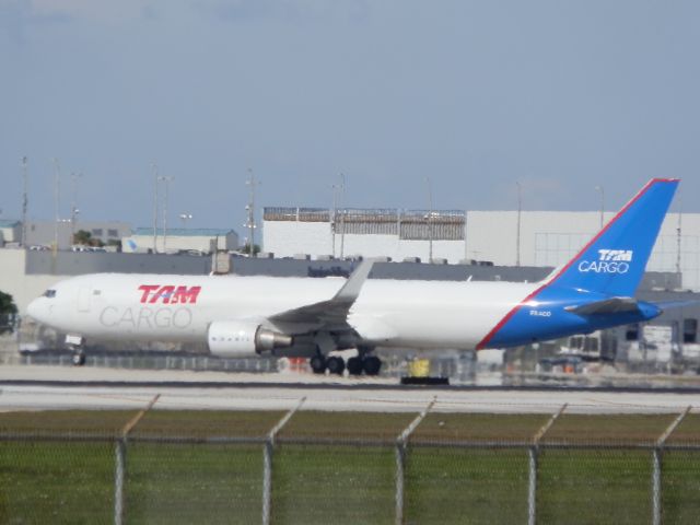 BOEING 767-300 (PR-ACO) - TAM Cargo B767-300F