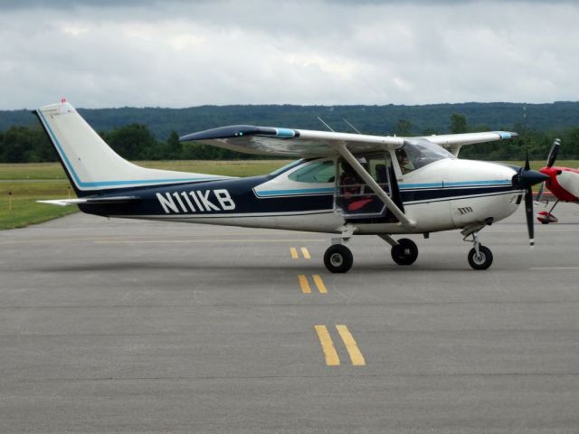 Cessna Skylane (N111KB)