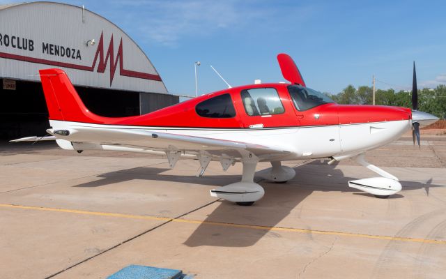 Cirrus SR-22 (LV-JUZ)