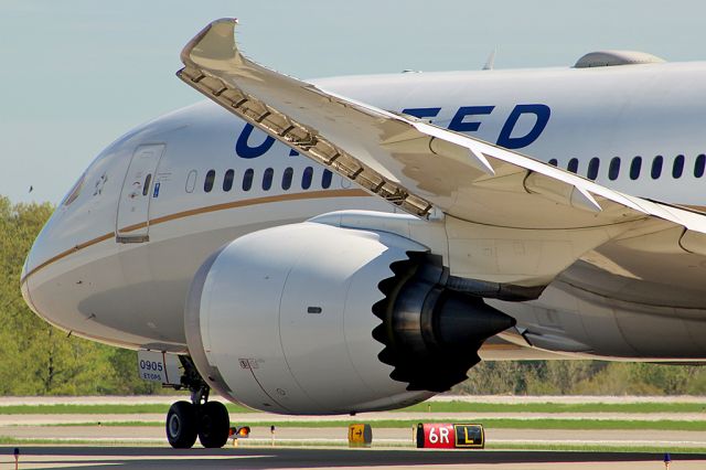 Boeing 787-8 (N45905) - Holding short of runway 6R at Cleveland