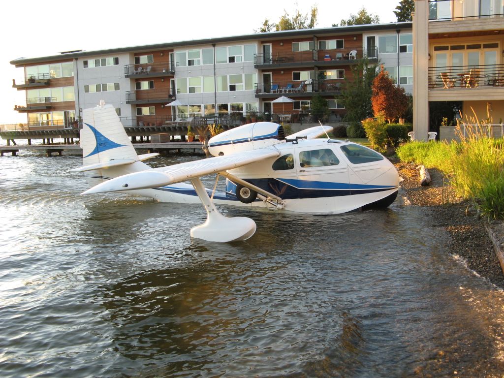 Experimental 200kts (N217G) - Lake Washington, WA