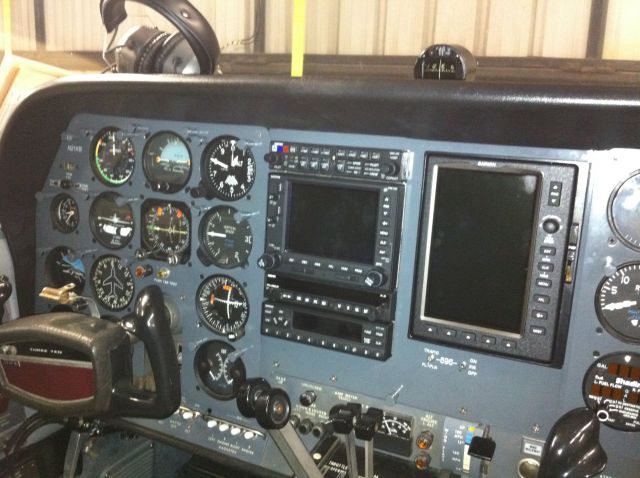 Cessna 310 (N21KB) - new nav stuff