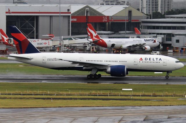 BOEING 777-200LR (N703DN)