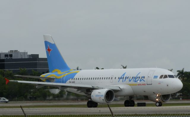 Airbus A319 (P4-AAE)