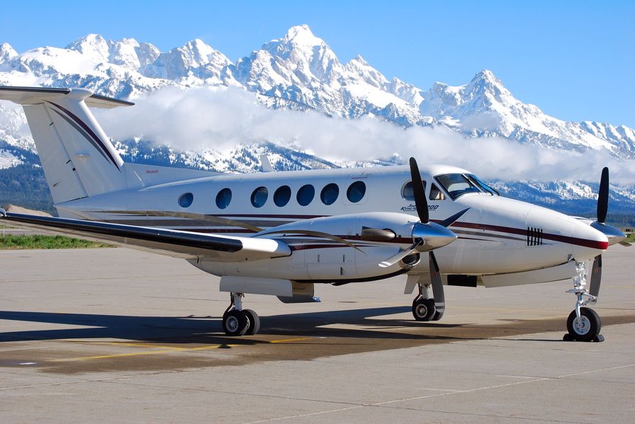 Beechcraft Super King Air 200 (N74RG)