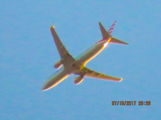 Boeing 737-800 (N925NN)