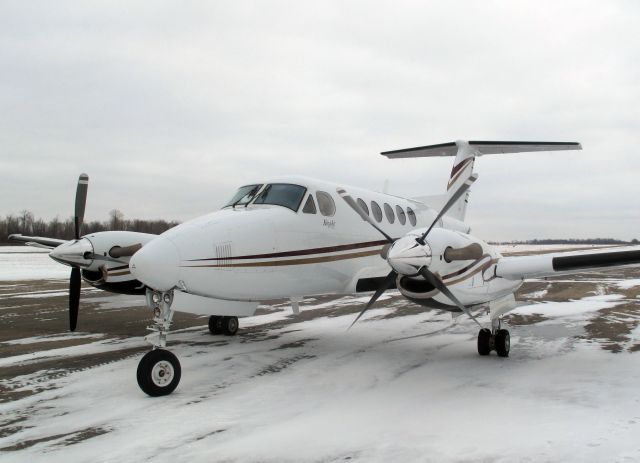 Beechcraft Super King Air 300 (RLI351)
