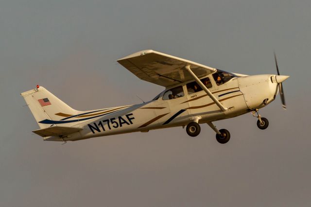 Cessna Skyhawk (N175AF)