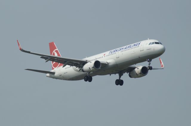 Airbus A321 (TC-JTI)