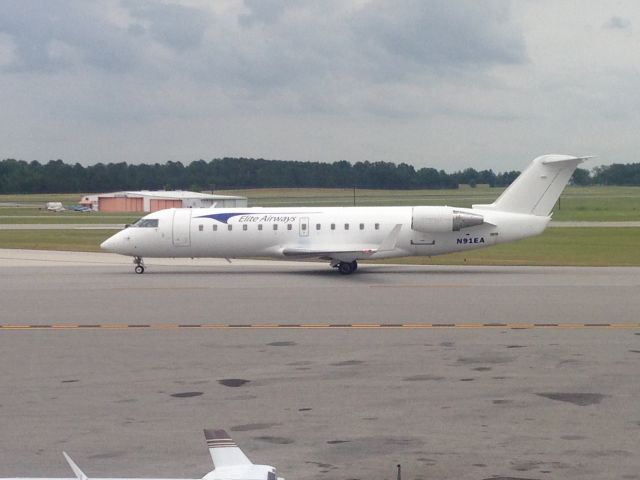 Canadair Regional Jet CRJ-200 (N91EA) - Taken from KRS FBO- charter taking LeTourneau University baseball team to regional championships