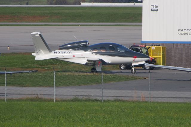 Cirrus Vision SF50 (N2262L)