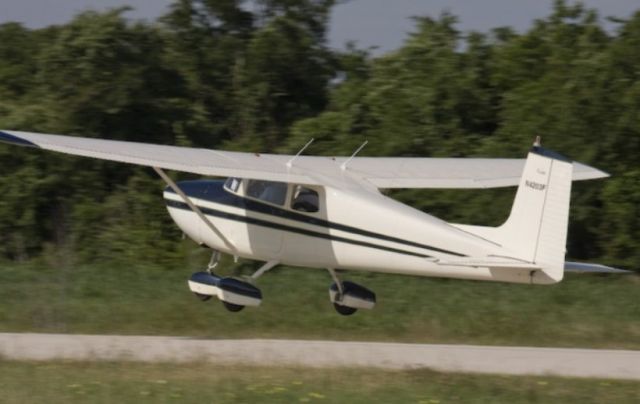 Cessna Skyhawk (N4203F)