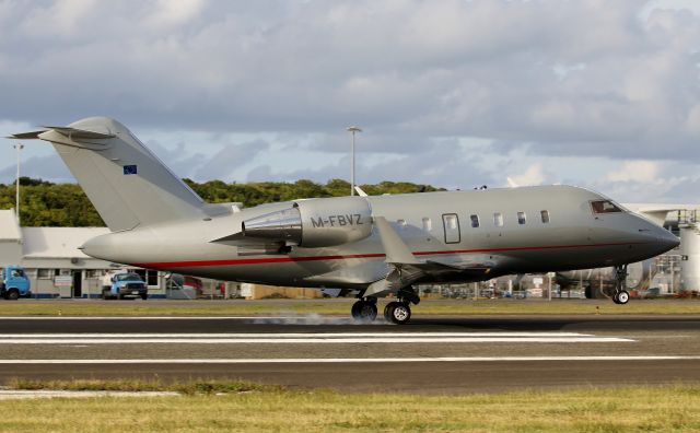 Canadair Challenger (M-FBVZ) - M-FBVZ landing at TNCM on the 15-12-2012 at 3:15 pm