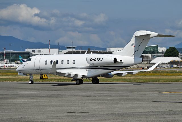 Canadair Challenger 350 (C-GTPS)