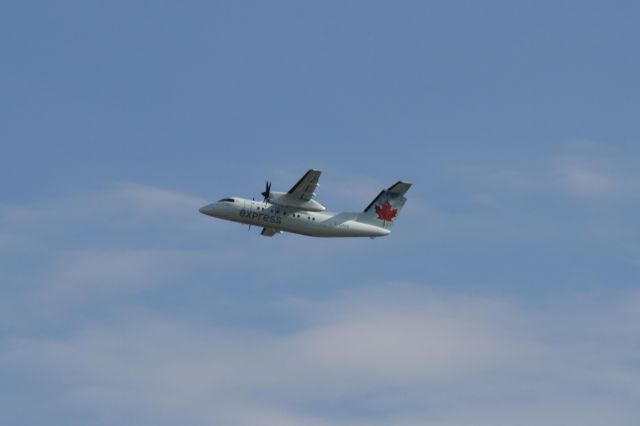 de Havilland Dash 8-100 (C-GANI) - Leaving Montreal-Trudeau on runway 06R