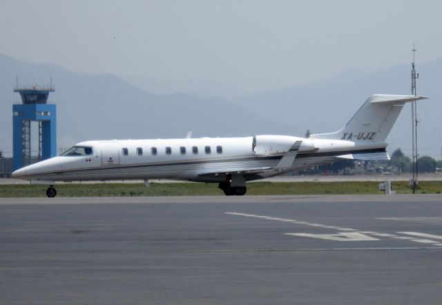 Learjet 45 (XA-UJZ)