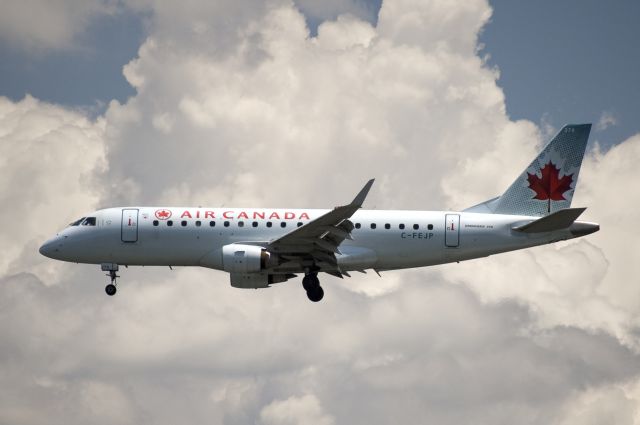 Embraer 170/175 (C-FEJP)