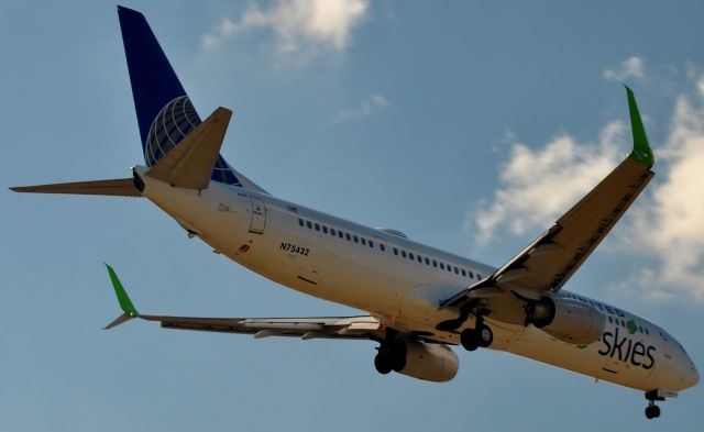 Boeing 737-900 (N75432)
