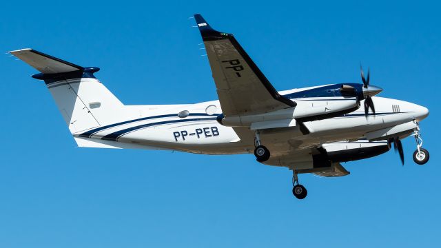 Beechcraft Super King Air 200 (PP-PEB)