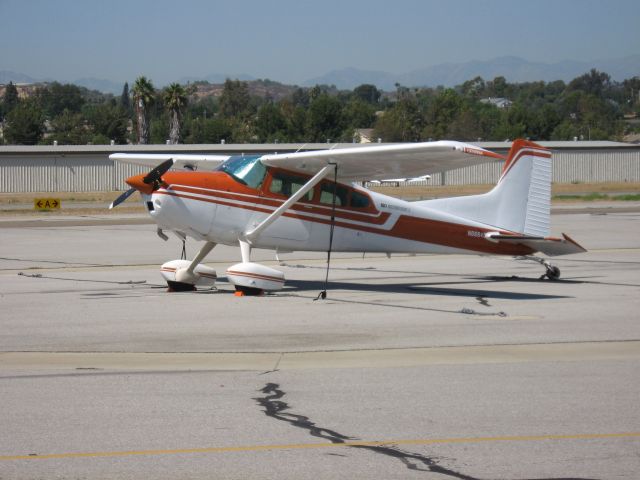 Cessna Skywagon 180 (N66643) - PARKED AT FULLERTON